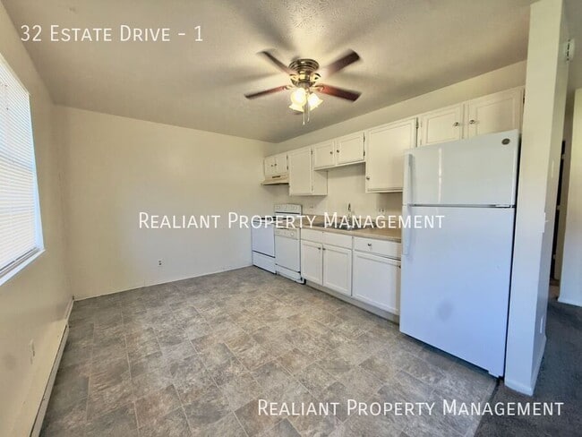 Building Photo - 32 Estate Dr