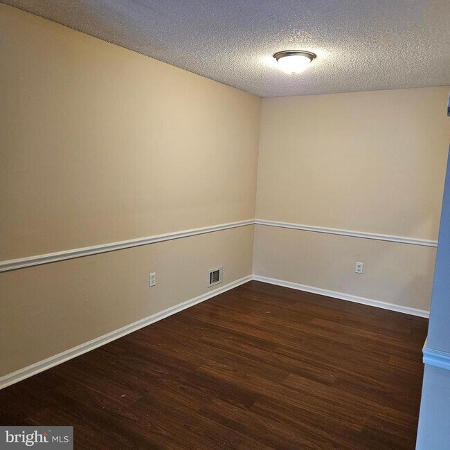 Foto del edificio - 64 Aspen Ct