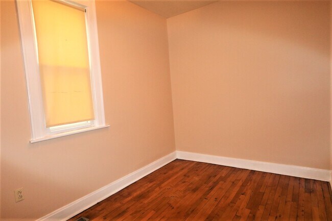 Foto del edificio - 2809 E 83rd St