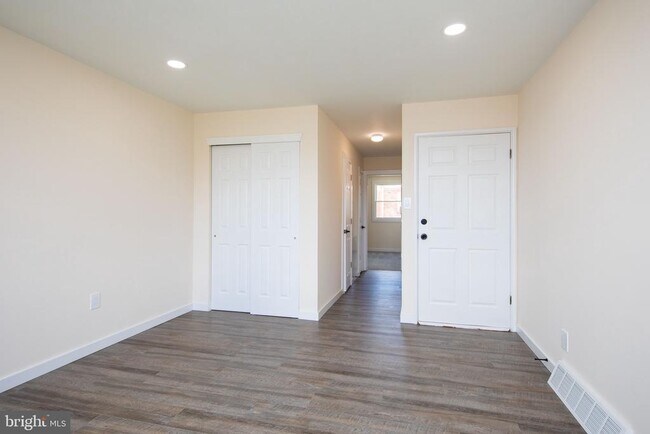 Foto del edificio - 8766 Gillespie St