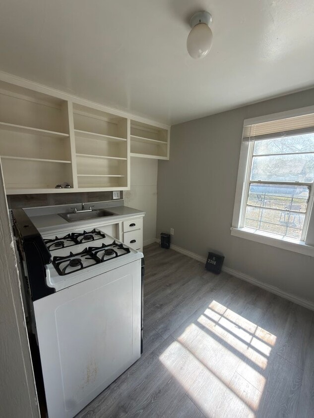 Building Photo - 2304 Avenue V