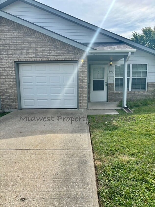 Foto principal - 503 NE Austin St