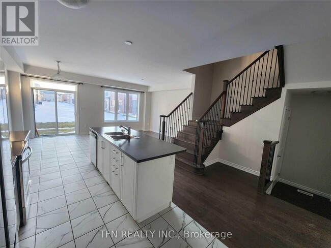 Building Photo - 97 Rainbow Dr
