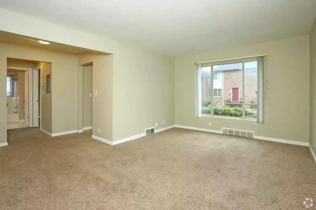 Primary Photo - 14085 Dale St