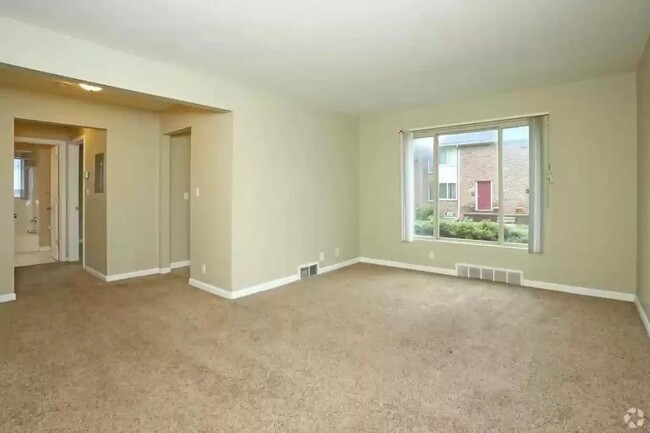 Foto del edificio - 23612 Schoolcraft Rd