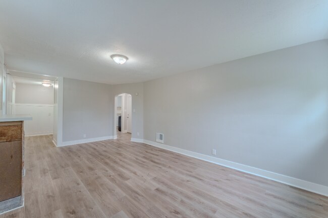 Foto del edificio - 5612 Colerain Ave