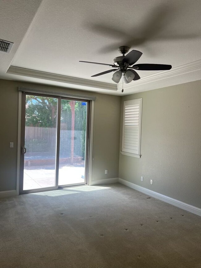 Foto del edificio - Charming 4-Bed, 2-Bath Single-Story Home f...