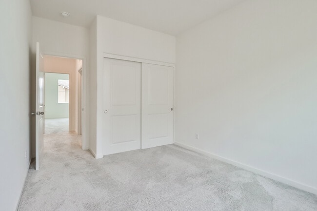Building Photo - 3092 Acebo Dr