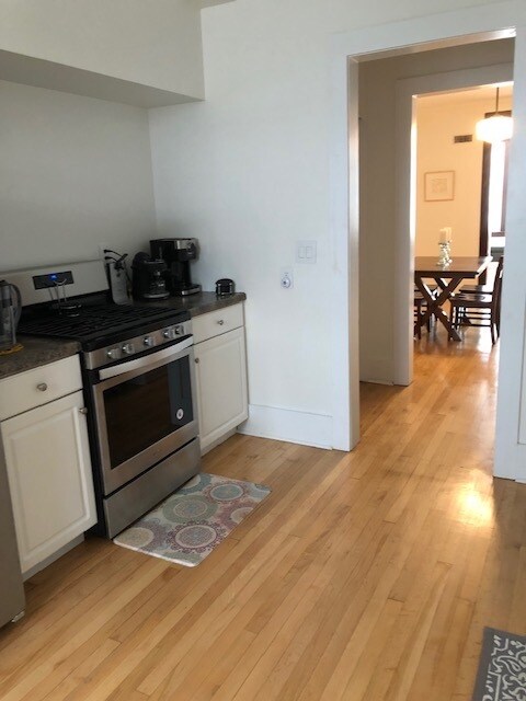 Foto del edificio - 418 Pleasant St