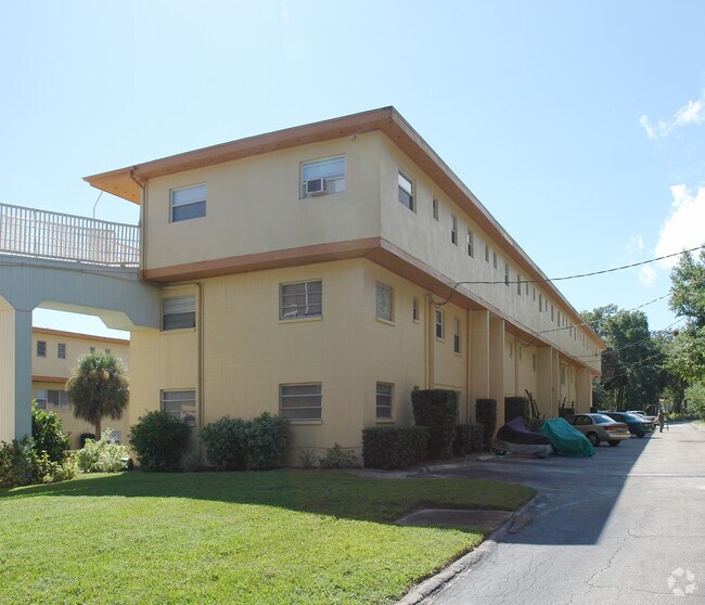 Riverside Village Apartments - Riverside Apartments
