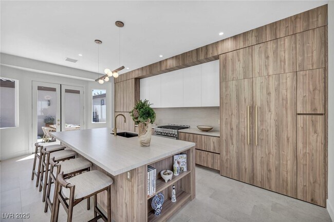 Building Photo - 10528 Garden Light Dr
