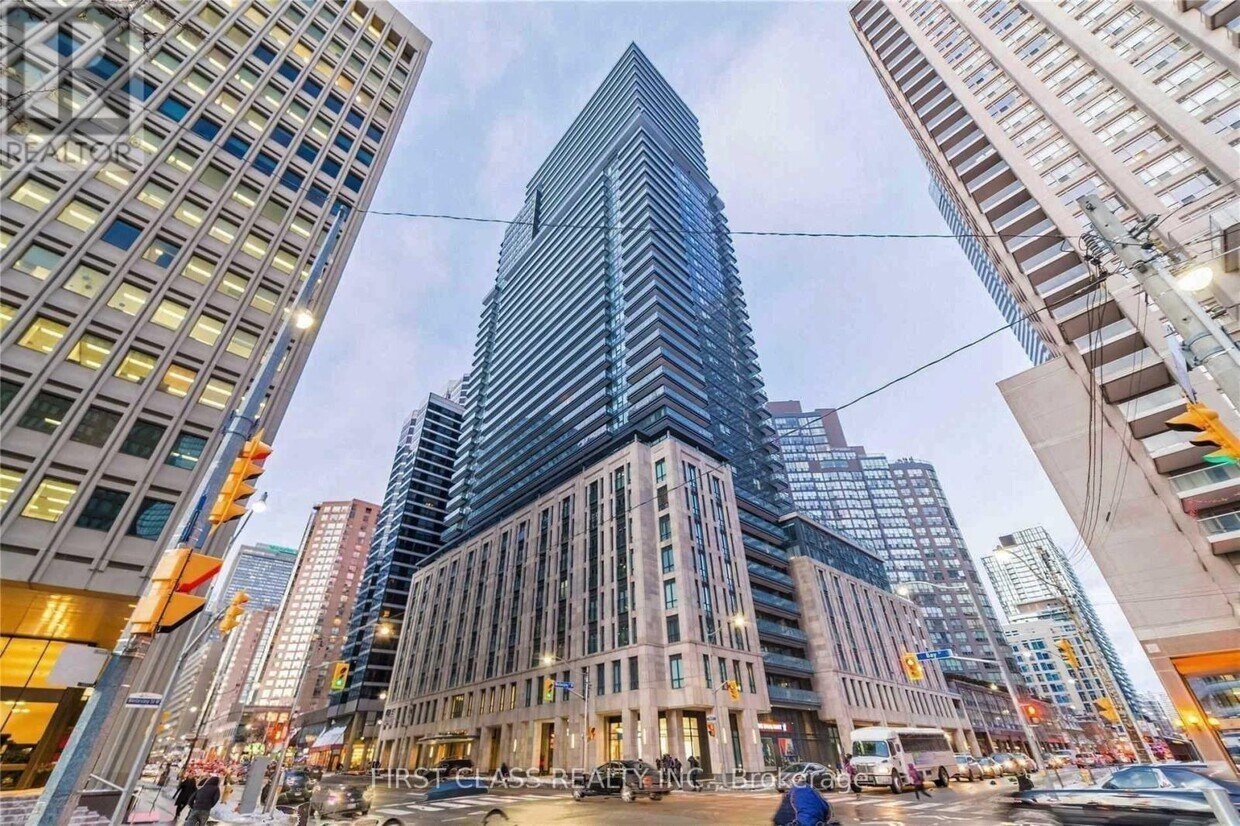 Photo principale - 955-2955 Bay St.