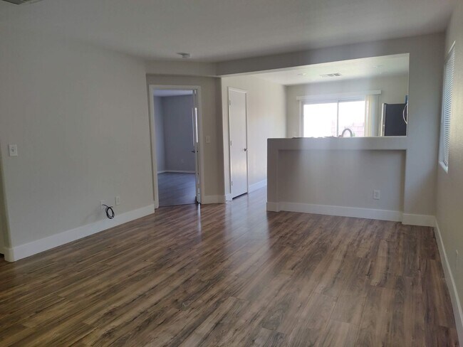Foto del edificio - A Very nice and Clean Single Story Home in Summerlin