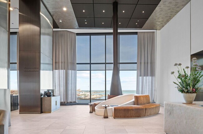 Building Photo - 211 N Harbor Dr
