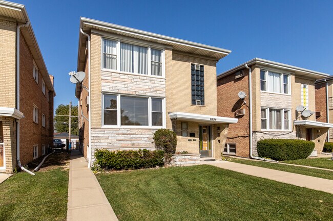 Building Photo - 6638 W Gunnison St