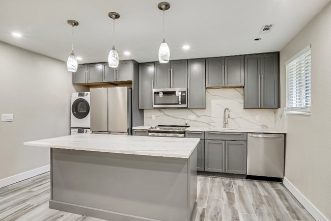 Photo - 4371 S Fairbourne Ave Apartment