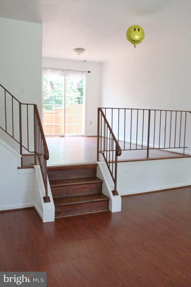 Foto del edificio - 9921 Blake Ln