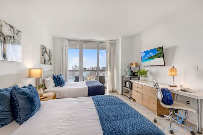 Foto del edificio - 2602 E Hallandale Beach Blvd