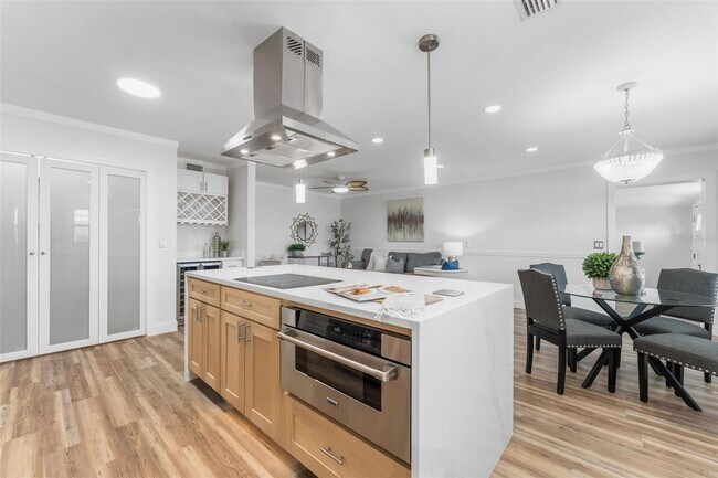 Foto del edificio - 8703 Driftwood Dr