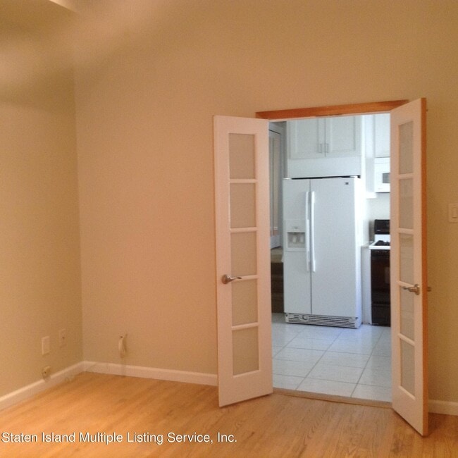 Building Photo - 387 Woolley Ave