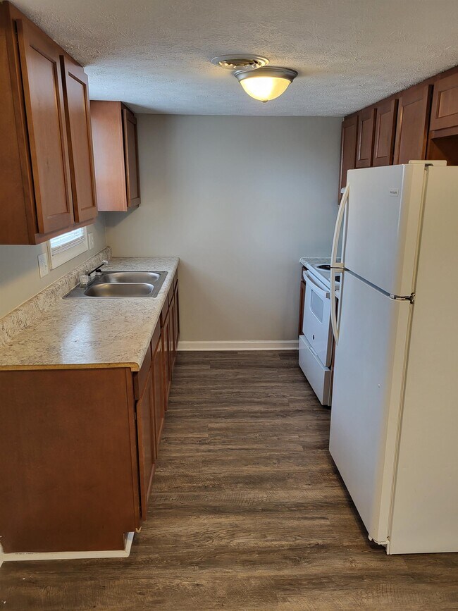 Building Photo - 136 Spring Cir Dr