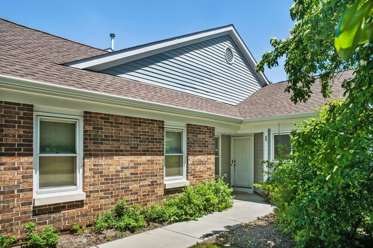 50 Willow Pky, Buffalo Grove, IL 60089 Townhome Rentals in Buffalo