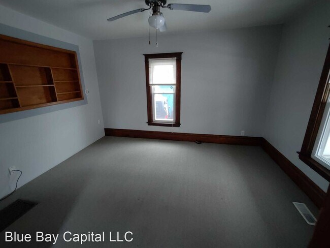Building Photo - 4 br, 1.5 bath House - 913 Neumaier Ct