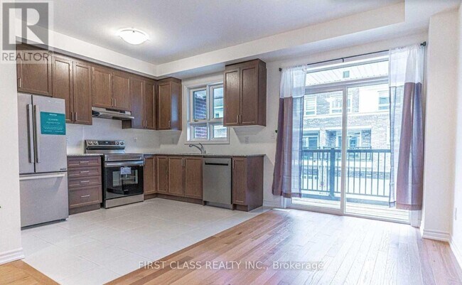 Building Photo - 22 Massachusetts Ln