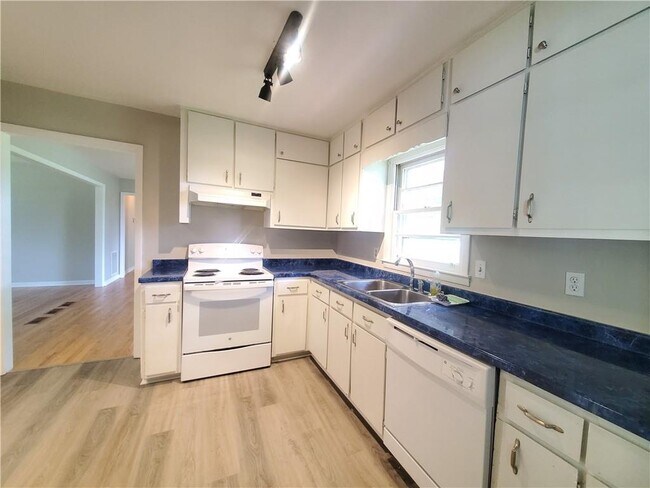 Foto del edificio - 3263 Doyle Ln SW