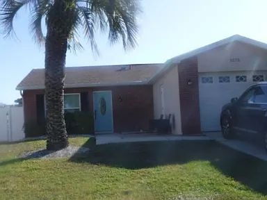 Foto del edificio - Fully Furnished Clearwater Pool Home | Utilities Included