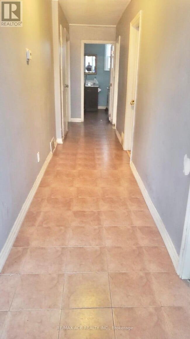 Building Photo - 7098 Goreway Dr