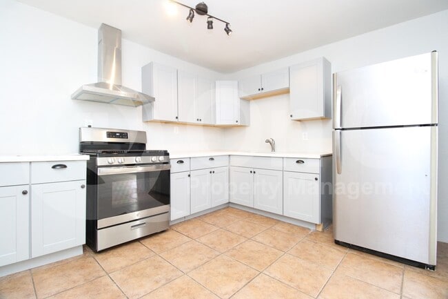 Building Photo - 1548 W McKinley St