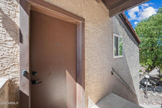 Foto del edificio - 5146 E Oak St