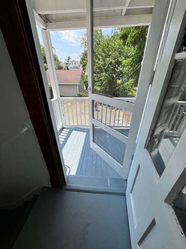 Building Photo - 67 Sisson Ave