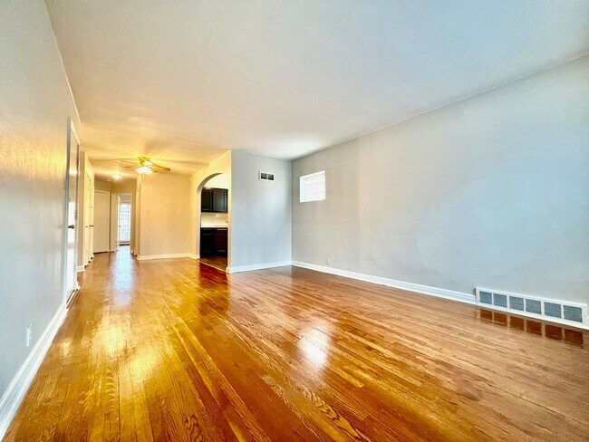 Building Photo - 5308 Jamieson Ave