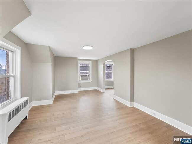 Building Photo - 109 Division Ave