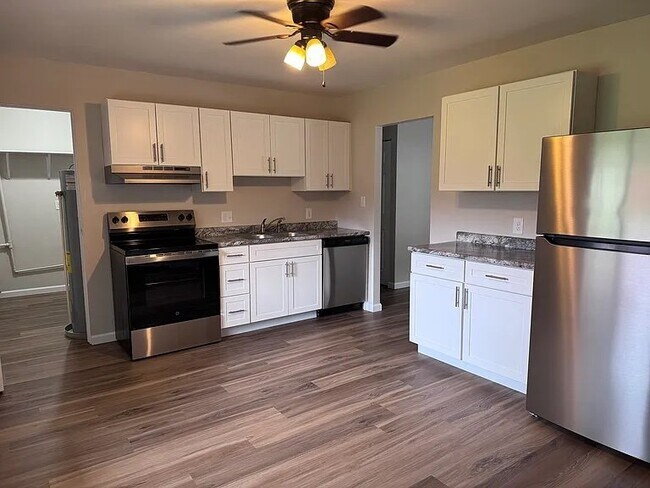 Foto del edificio - 319 Hickory Dr