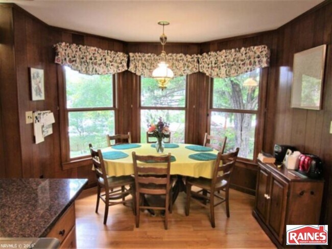 Building Photo - 700 Church St SE