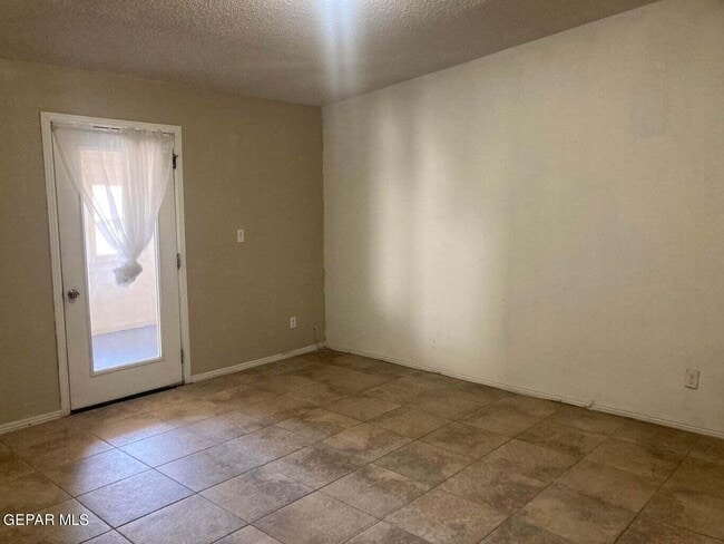 Building Photo - 5820 Blackhawk Dr