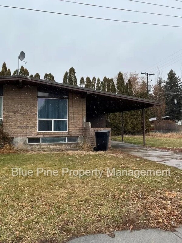 Primary Photo - 225 E Fir St