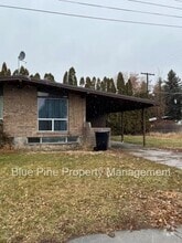Building Photo - 225 E Fir St
