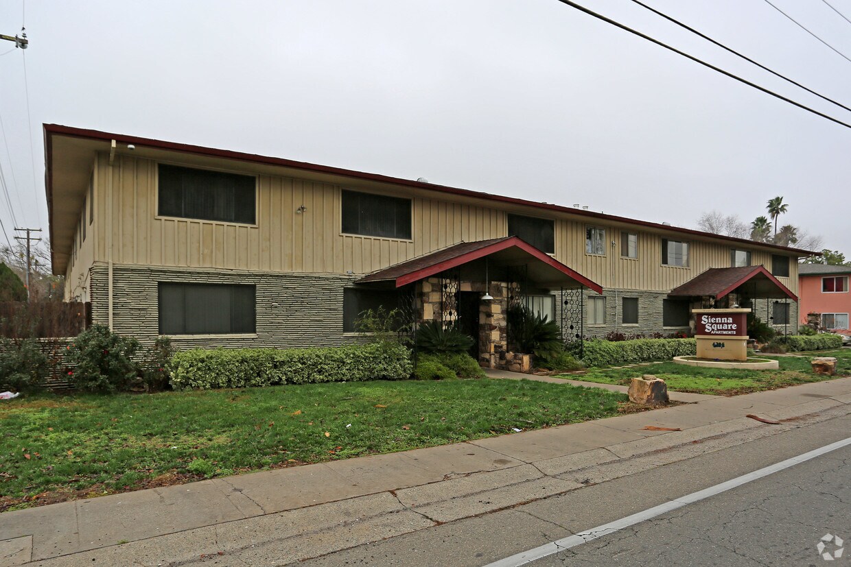 Building Photo - Sienna Square Apartments
