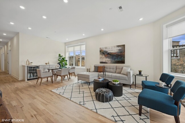 Foto del edificio - 3615 N Wilton Ave