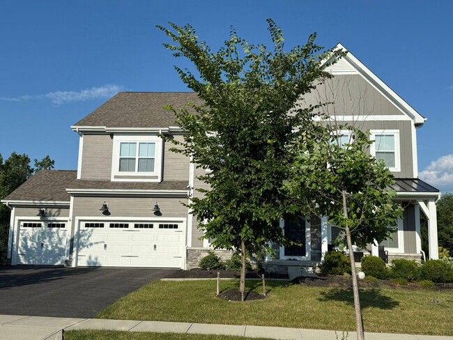 Building Photo - 10692 Pearl Creek Dr