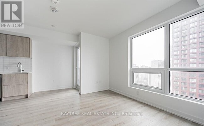 Building Photo - 395 Bloor St E