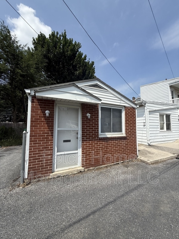 Primary Photo - 129 S 5th St