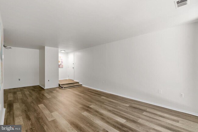 Foto del edificio - 435 Christopher Ave