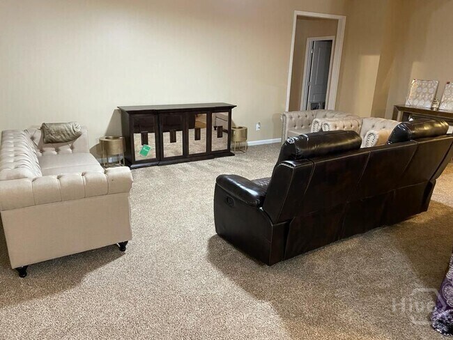 Foto del edificio - 495 Stonebridge Cir