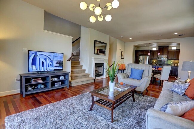 Foto del edificio - 1722 Hillebrant Pl