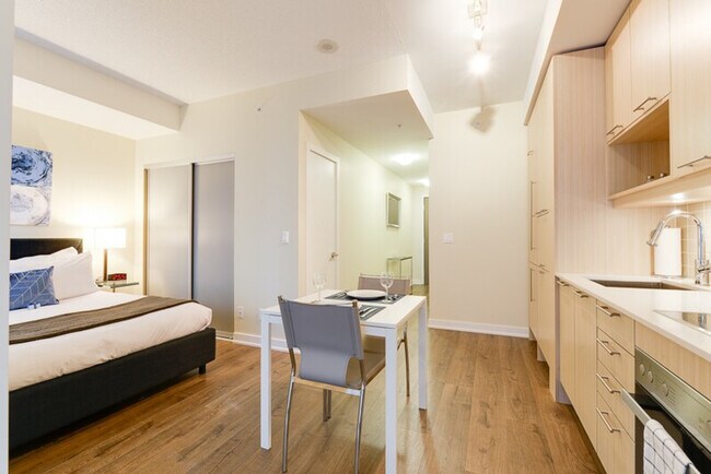 Photo du bâtiment - 219 Adelaide St W